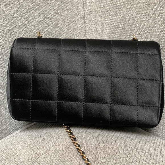 Vintage Chanel Black Bag - Picture 2 of 4